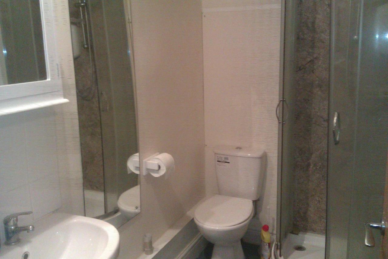 Oyo The Maidstone Guesthouse Екстериор снимка